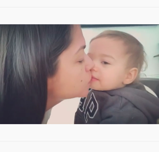 Thais Fersoza dá selinho no filho e divide opiniões na <i>web</i>