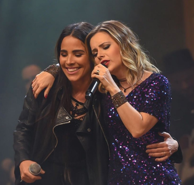 Sandy surpreende fãs e canta com Wanessa Camargo em <i>show</i>!
