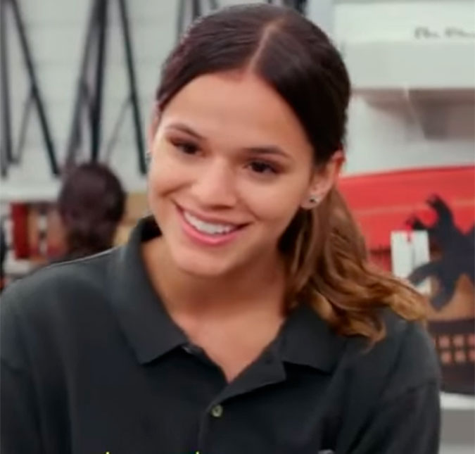 Bruna Marquezine e Anitta estão em filme gringo disponível na <I>Netflix</i>!