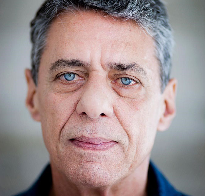 Chico Buarque é submetido a cirurgia em hospital do Rio de Janeiro