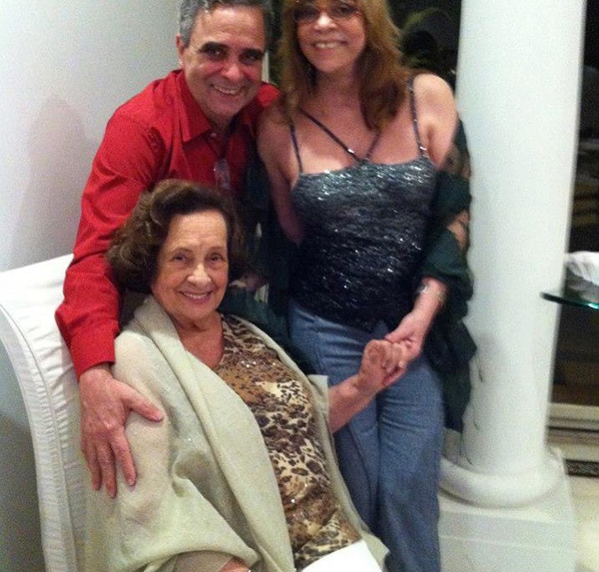 Morre a mãe da novelista Glória Perez: <i>Saudade</i>