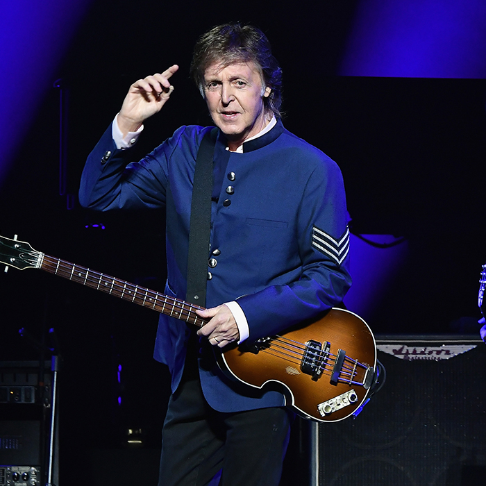 Paul McCartney revela que já se masturbou ao lado de John Lennon