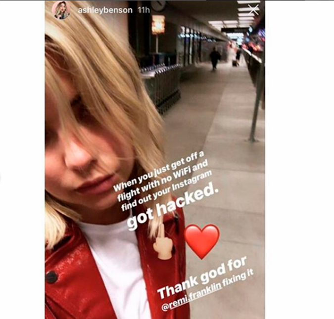 Atriz de <i>Pretty Little Liars</i> alega que seu <i>Instagram</i> foi hackeado após comentário revelador em foto de Cara Delevigne