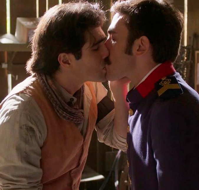 Em <i>Orgulho e Paixão</i>, <i>Globo</i> exibe primeiro beijo <i>gay</i> em uma novela das seis