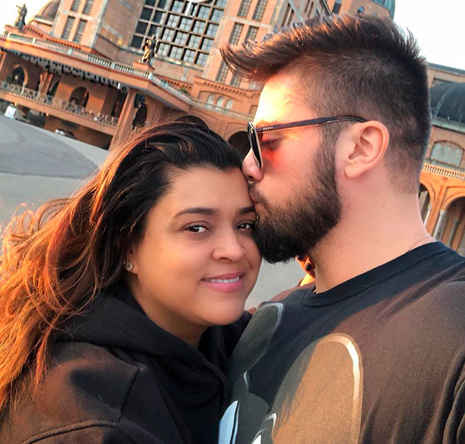 Preta Gil compartilha transformação corporal do marido e diz: <i>- Apoio Ele! <i>