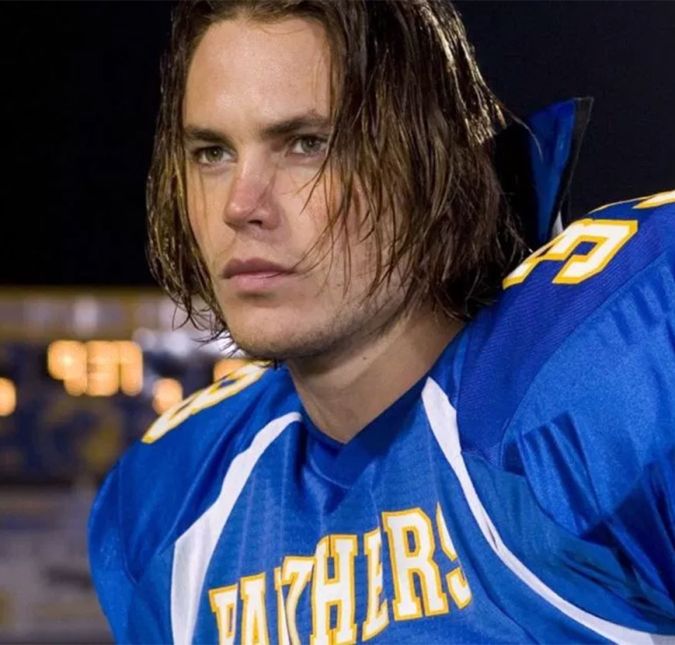 Taylor Kitsch, o Tim Riggins de Friday Night Lights, também não quer saber de reviver seu personagem. À Vanity Fair ele foi bem incisivo ao dar a sua opinião: - Eu não interpretarei Riggins de novo. Eu não sei. Eu não vejo motivo para reviver isso; eu deixaria as memórias onde elas estão... elas são ótimas, sabe? Taylor Kitsch, o Tim Riggins de Friday Night Lights, também não quer saber de reviver seu personagem. À Vanity Fair ele foi bem incisivo ao dar a sua opinião: - Eu não interpretarei Riggins de novo. Eu não sei. Eu não vejo motivo para reviver isso; eu deixaria as memórias onde elas estão... elas são ótimas, sabe?