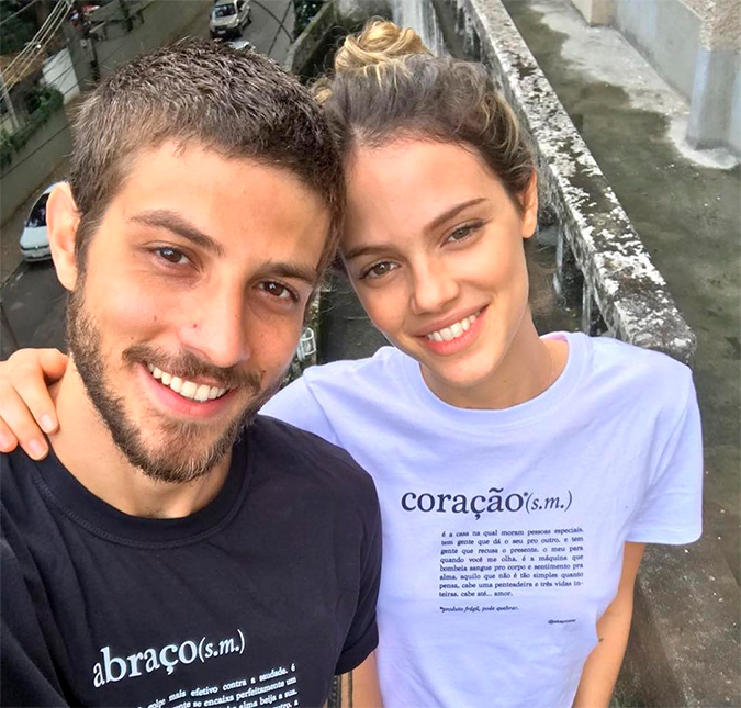 Ex-noivos, Chay Suede e Laura Neiva voltam a se seguir no <i>Instagram</i>