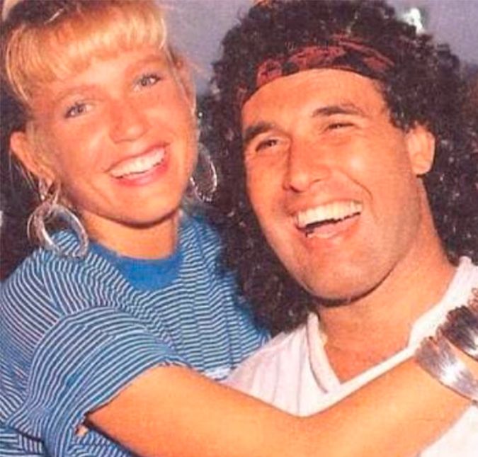 Ao contrário do que muita gente pensa, ela não namorou Sérgio Mallandro! O casal que encantou o Brasil no filme Lua de Cristal não existiu, embora eles sejam muito amigos. Ao contrário do que muita gente pensa, ela não namorou Sérgio Mallandro! O casal que encantou o Brasil no filme Lua de Cristal não existiu, embora eles sejam muito amigos.