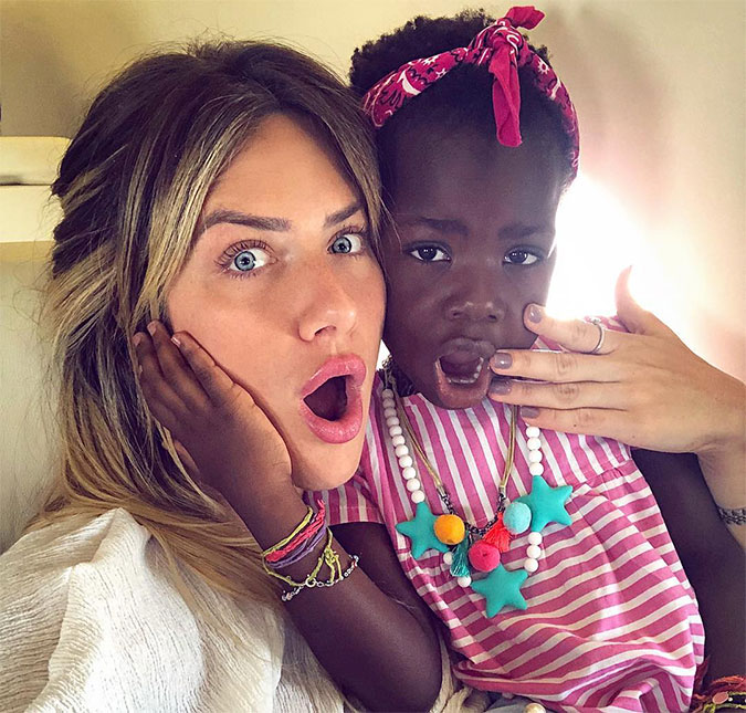 Giovanna Ewbank revela que Titi usa suas bandanas, adora legumes e gosta de ir fantasiada para a escola, assista!