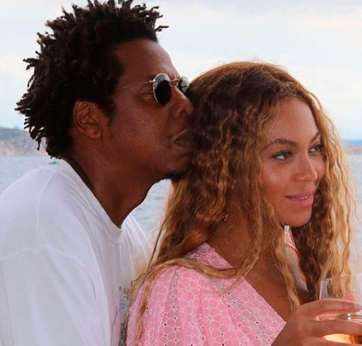 Beyoncé e Jay-Z se afastam de Kanye West após polêmicas políticas, diz<i> site</i>