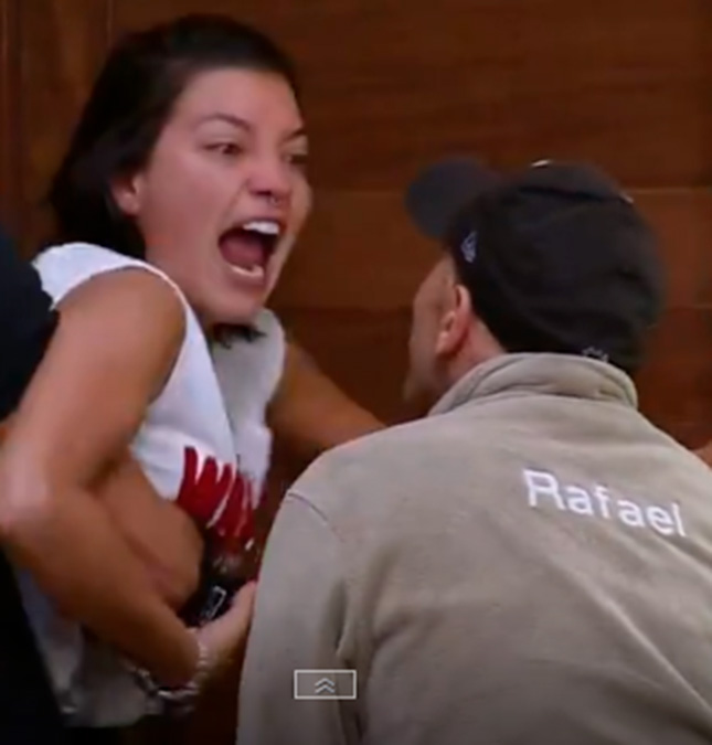 Em <i>A Fazenda</i>, Gabi Prado e Rafael Ilha brigam e a peoa é acusada de agressão: <i> - Dá mais uma cabeçada em mim</i>