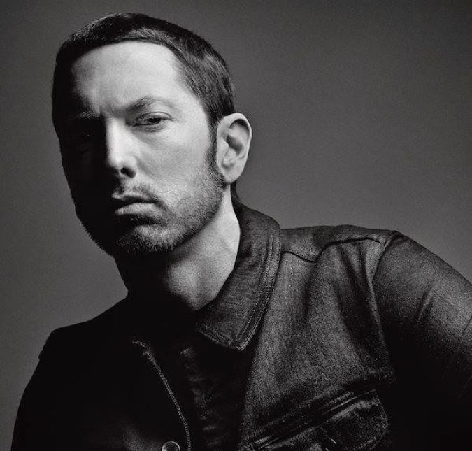 Eminem e Mariah Carey supostamente namoraram por seis meses. No entanto, a cantora sempre negou o fato. Por causa disso, tanto o rapper, quanto a própria cantora, acabaram escrevendo uma série de músicas a respeito do assunto. Tudo começou ainda em 2002, quando Eminem insinuou sobre o relacionamento dos dois na música Superman. Ele chegou a atacar até o ex-marido da cantora, Nick Cannon, na canção Relapse.