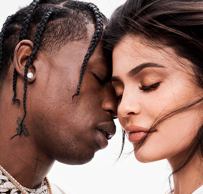 Kylie Jenner aumenta rumores de casamento após chamar Travis Scott de marido no <i>Instagram</i>