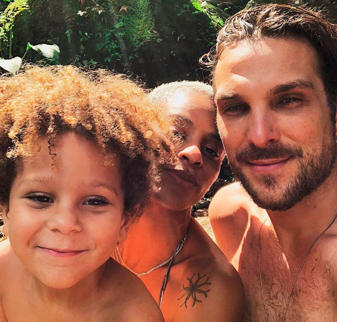 Igor Rickli faz vídeos bem-humorados e arrasta esposa Aline Whirley e filho para piscina, veja!