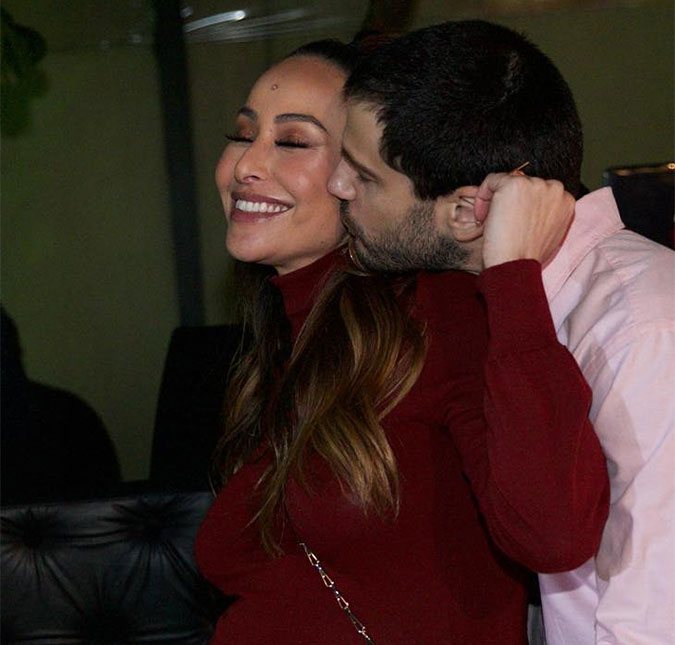 Na reta final da gravidez, Sabrina Sato brinca: <i>- Não tem como a minha bebê ser muito normal!</i>
