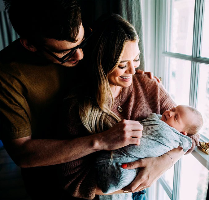 Hilary Duff anuncia nascimento da filha, veja o clique!