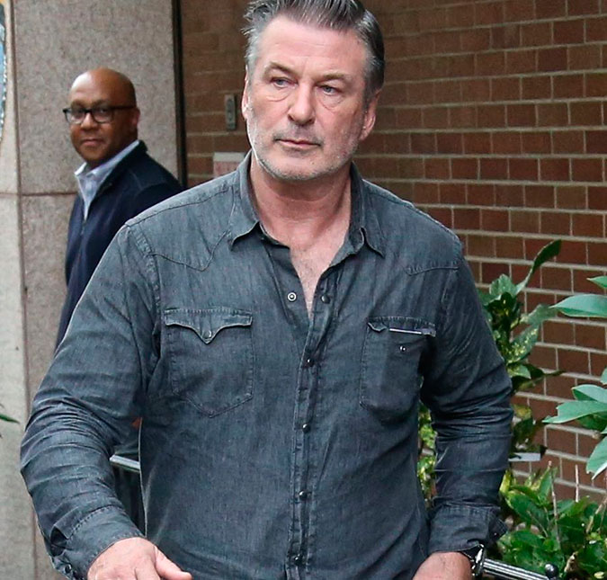 Alec Baldwin nega ter agredido homem em estacionamento e é liberado pela polícia
