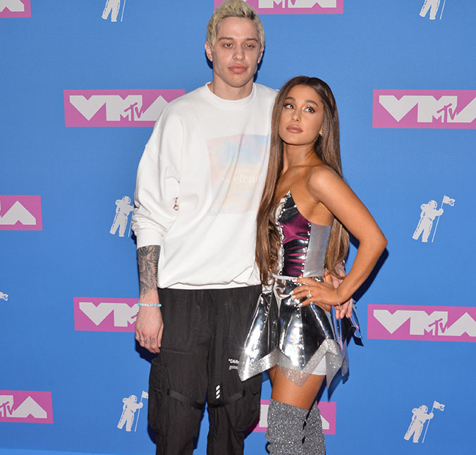 Pete Davidson surpreende com comentário sobre término com Ariana Grande