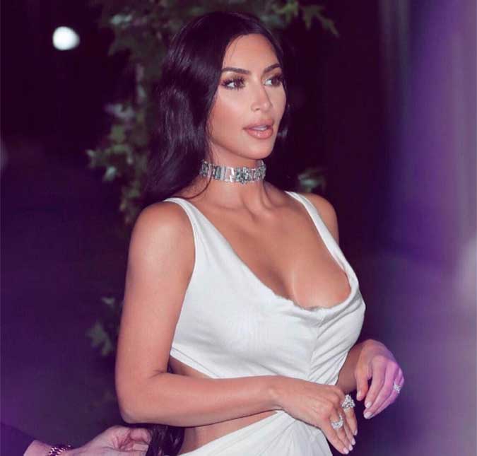 Kim Kardashian é obrigada a abandonar mansão por causa de incêndio