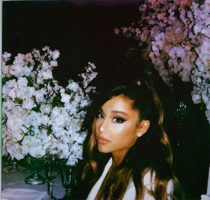 Ariana Grande pretende ficar solteira por um tempo, diz <i>site</i>