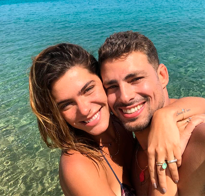 Cauã Reymond e Mariana Goldfarb assumem reconciliação em rede social