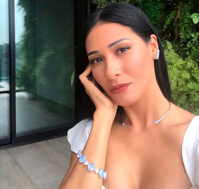 Simaria responde fã de maneira rude e <i>web</i> se revolta: <i>Aprenda com a sua irmã a ser humilde</i>