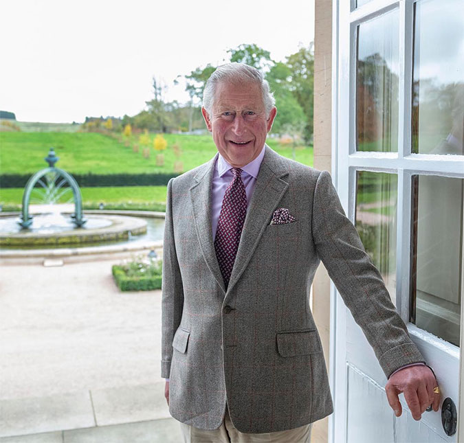 Príncipe Charles dá nomes a esquilos e até deixa eles entrarem em casa, entenda!