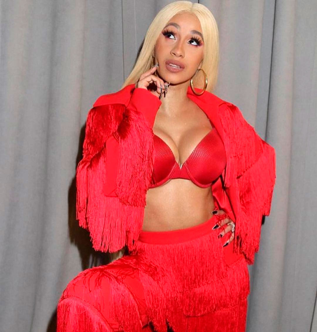 Cardi B revela que está triste por ter perdido muito peso após a gravidez, entenda!