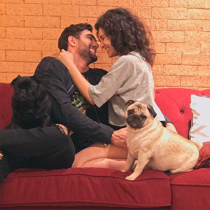 Fã acusa Kéfera de comentários falsos nas redes do namorado e ela rebate: <I>Vai cuidar da sua vida</i>