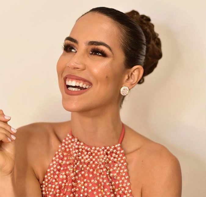 Pérola Faria, a personagem Vitória, voltou aos sets em Gênesis, da Record, seu último trabalho. Atualmente ela está grávida e noiva do ator Mário Bragieira, com quem atuou nesse trabalho mais recente. Pérola Faria, a personagem Vitória, voltou aos sets em Gênesis, da Record, seu último trabalho. Atualmente ela está grávida e noiva do ator Mário Bragieira, com quem atuou nesse trabalho mais recente.