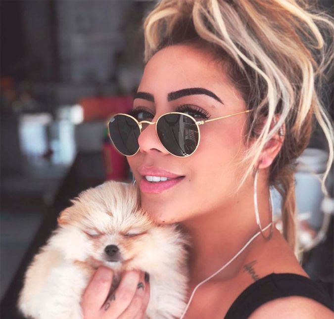 E pensa que ela é uma mulher de meias palavras? Que nada! Na conversa com Matheus Mazzafera, Rafa confessou que ficaria com Cauã Reymond e Chay Suede, além de ter revelado se ficou ou não com Justin Bieber: - Não, não fiquei com ele. Gostaria, porque ele é uma graça. Isso tudo, claro, rolou antes do cantor oficializar a união com a atual esposa, Hailey Baldwin. E pensa que ela é uma mulher de meias palavras? Que nada! Na conversa com Matheus Mazzafera, Rafa confessou que ficaria com Cauã Reymond e Chay Suede, além de ter revelado se ficou ou não com Justin Bieber: - Não, não fiquei com ele. Gostaria, porque ele é uma graça. Isso tudo, claro, rolou antes do cantor oficializar a união com a atual esposa, Hailey Baldwin.