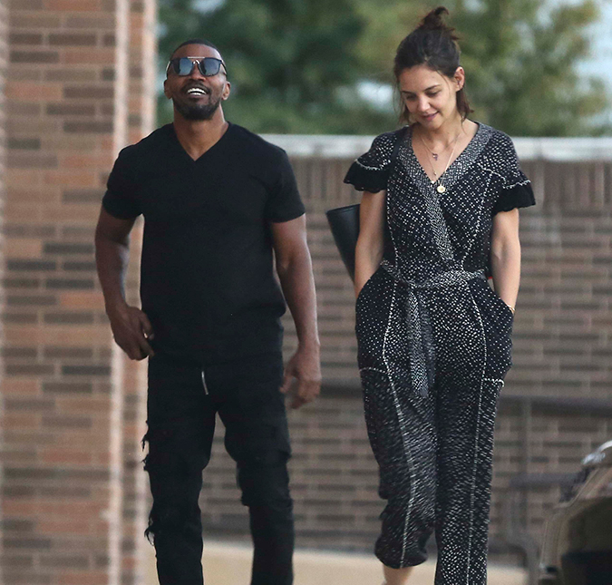 Katie Holmes e Jamie Foxx vão se casar e ator quer adotar Suri, diz <i>site</i>