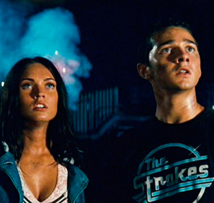 Megan Fox confirma relacionamento com Shia LaBeouf durante gravação de <i>Transformers</i>