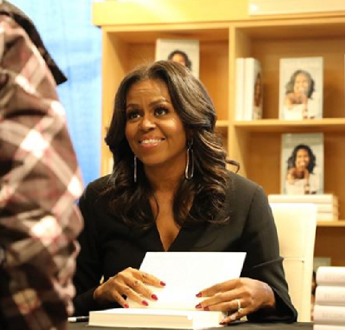 Michelle Obama dá conselhos para Meghan Markle sobre a exposição da vida pessoal e de seu casamento