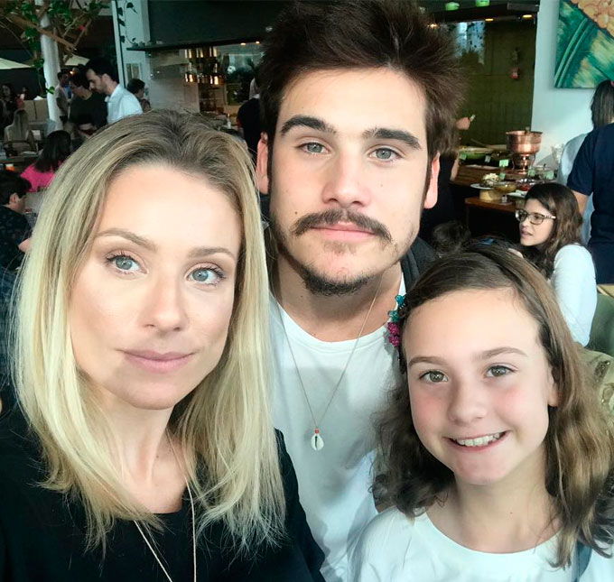 Mãe de Nicolas Prattes desabafa ao revelar câncer de pele: <i>Um mais simples e outro mais grave</i>