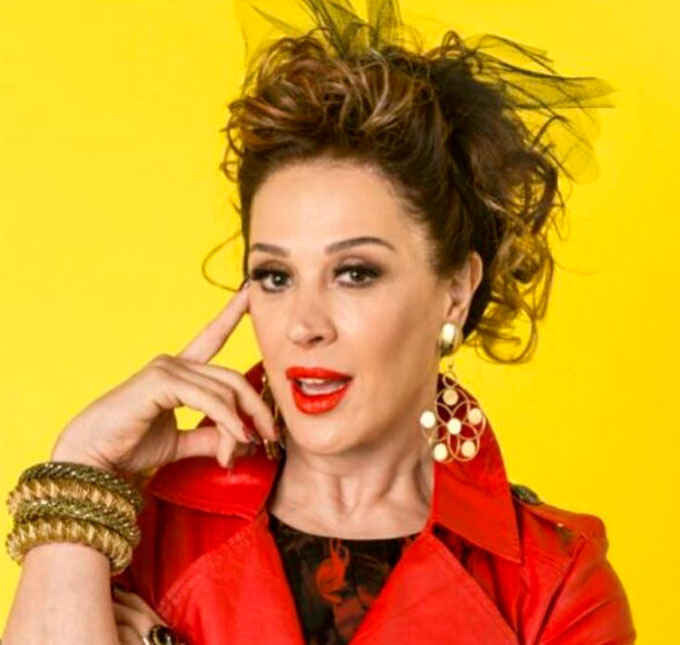 Claudia Raia revela que perdeu a virgindade com namorado da irmã