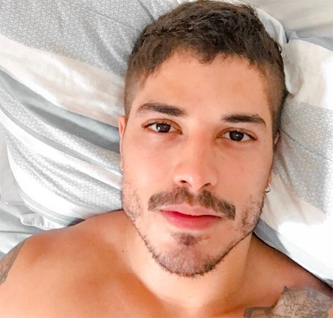 Após polêmica com teste de paternidade, Douglas Sampaio anuncia nascimento de sua filha