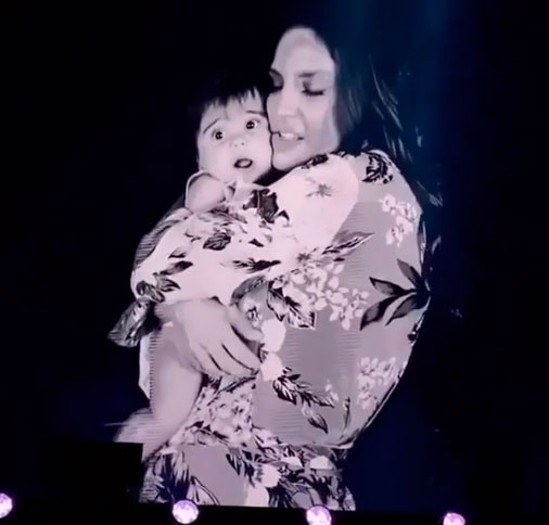Ivete Sangalo mostra vídeo inédito das filhas durante <i>show</I>, assista!