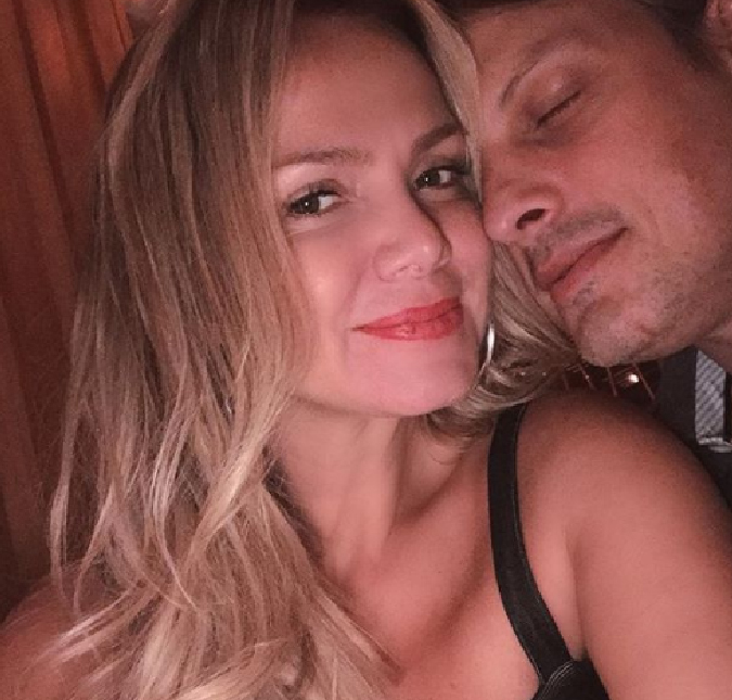 Eliana publica foto com marido durante um jantar romântico