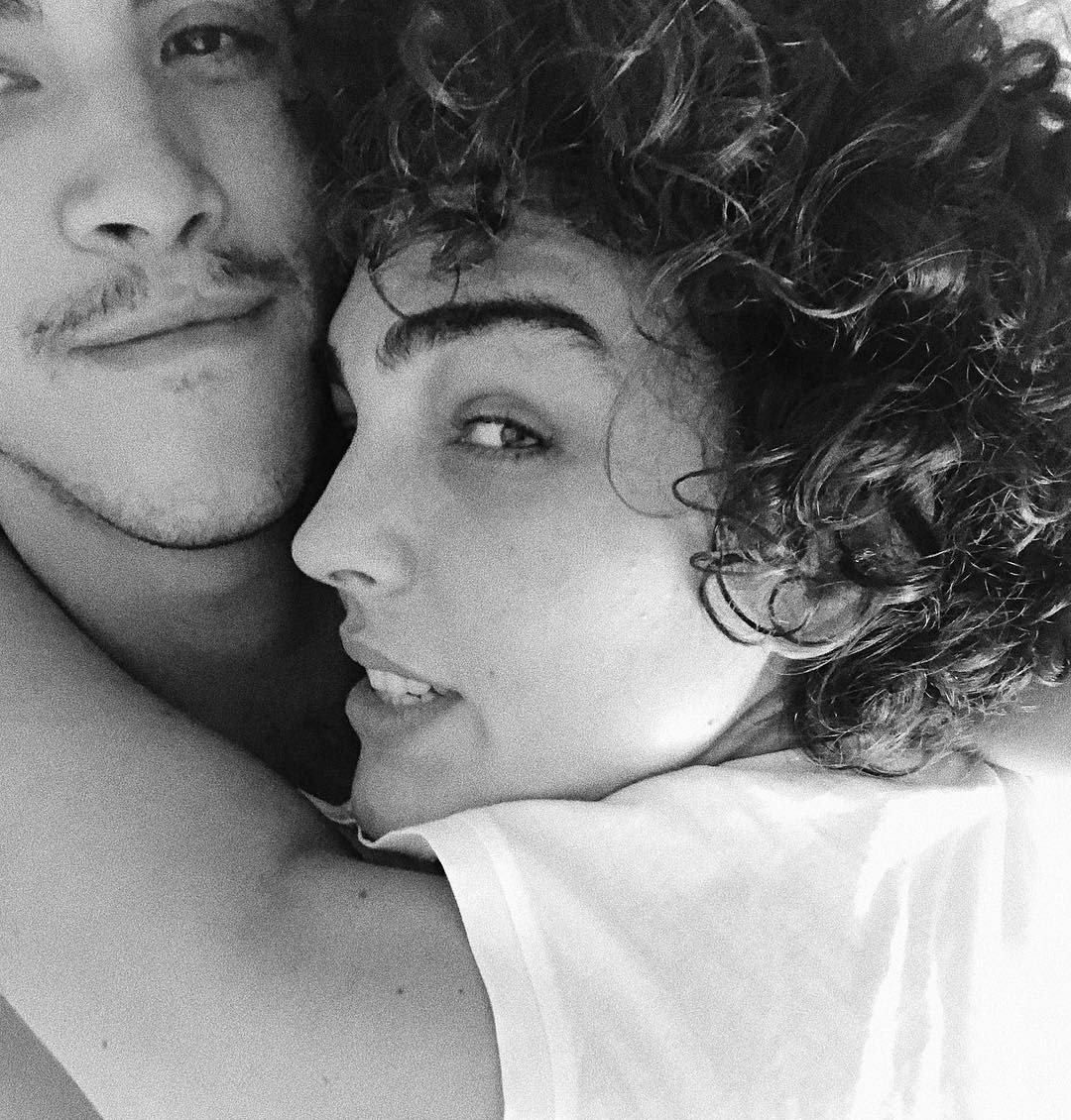 Após término com Caio Paduan, Julia Konrad assume namoro: <I>Minha felicidade</I>