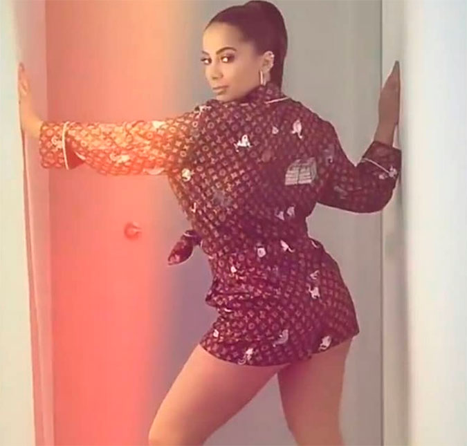 Ao som de Madonna, Anitta ostenta <I>look</I> de mais de 12 mil reais!