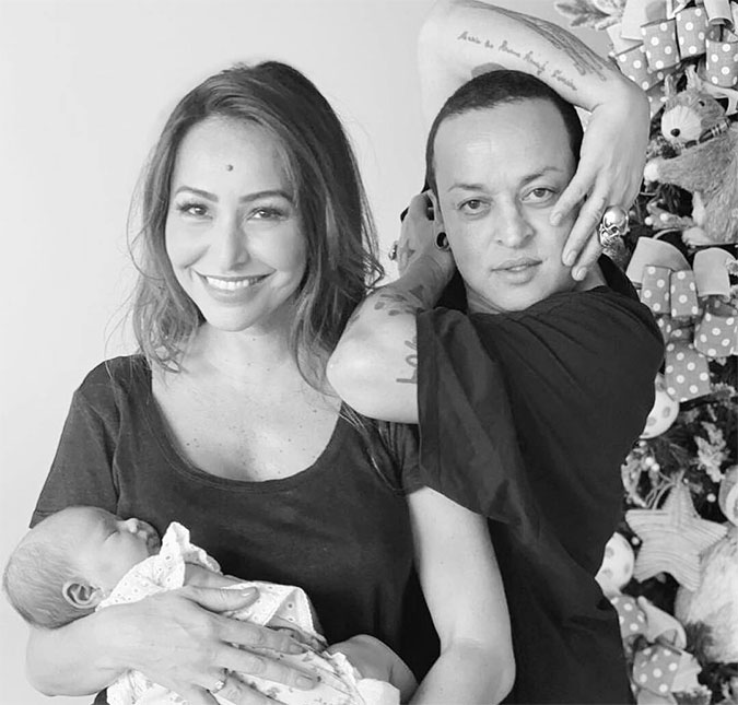 Sabrina Sato recebe visita de amigo e mostra novamente o rostinho de Zoe, confira as fotos!