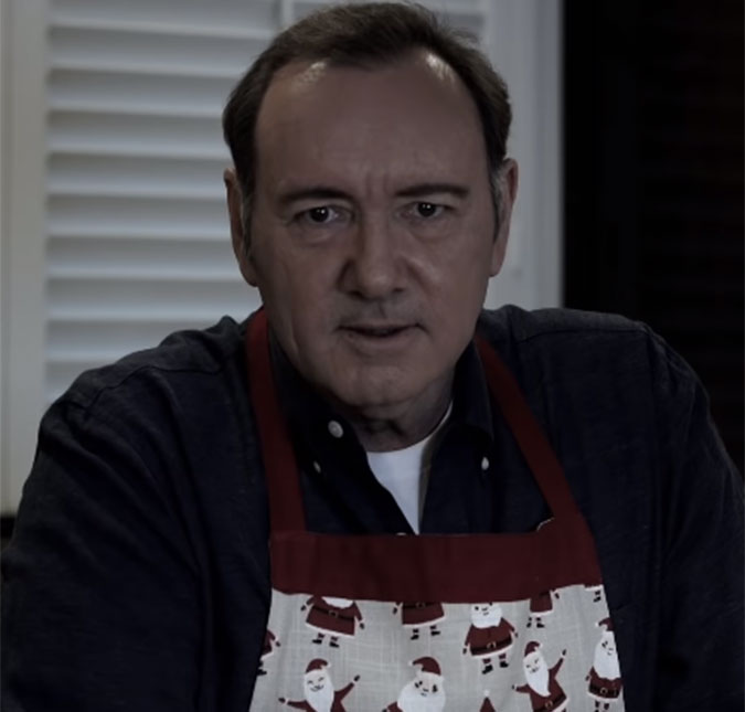 Em vídeo bizarro, Kevin Spacey revive personagem de <i>House of Cards</i> e dá entender que nega acusações de assédio