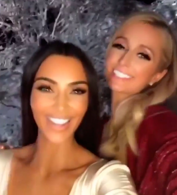 Ao lado de Paris Hilton, Kim Kardashian curte festa de Natal luxuosa em sua casa, veja as fotos!