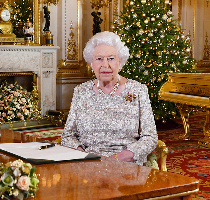 Brasileira que trabalhou com família real britânica revela gafe com rainha Elizabeth II