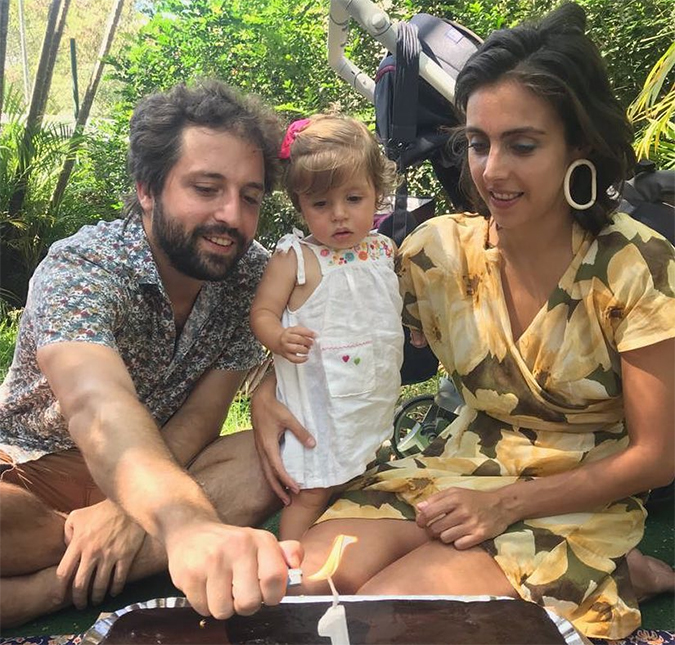 Gregório Duvivier comemora o primeiro aniversário da filha