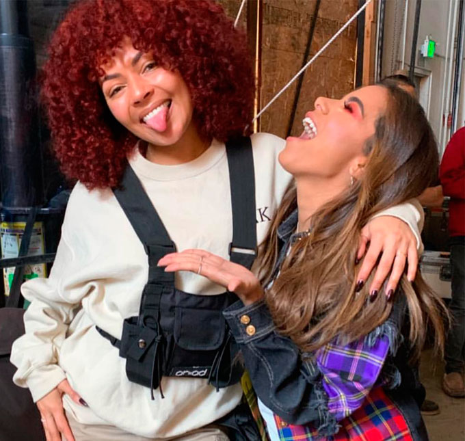 Anitta posa com coreógrafa de Beyoncé e fãs apontam parceria