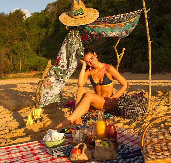 Bruna Marquezine relembra piquenique em Fernando de Noronha: <i>Saudade</i>