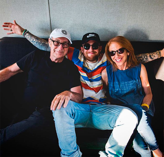 Pais de Mac Miller irão ao <I>Grammy</I> e receberão prêmio caso o filho ganhe
