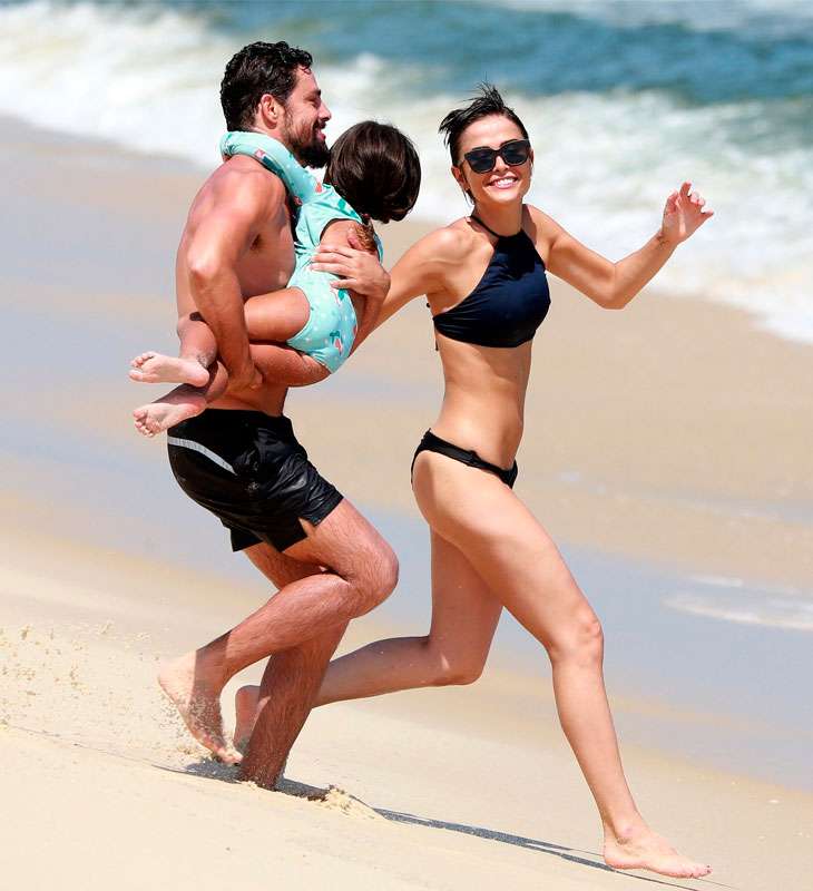 Cauã Reymond e Maria Casadevall dão beijo quente nas gravações de Ilha de Ferro, Portal Cauã Reymond e Maria Casadevall dão beijo quente nas gravações de Ilha de Ferro, Portal